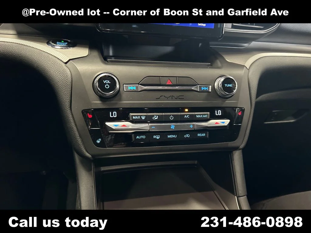 Used 2020 Blue Ford XLT image 19