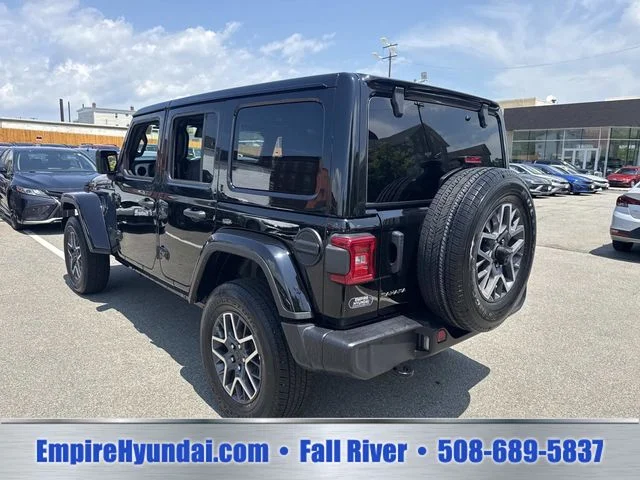 Used 2025 Black Jeep Sahara image 7