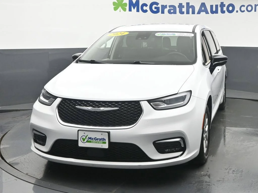 Used 2024 White Chrysler Touring L image 23