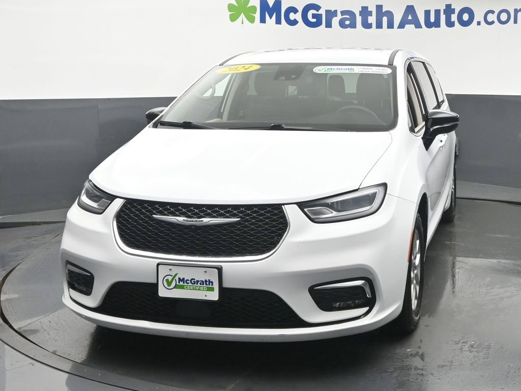 Used 2024 White Chrysler Touring L image 23