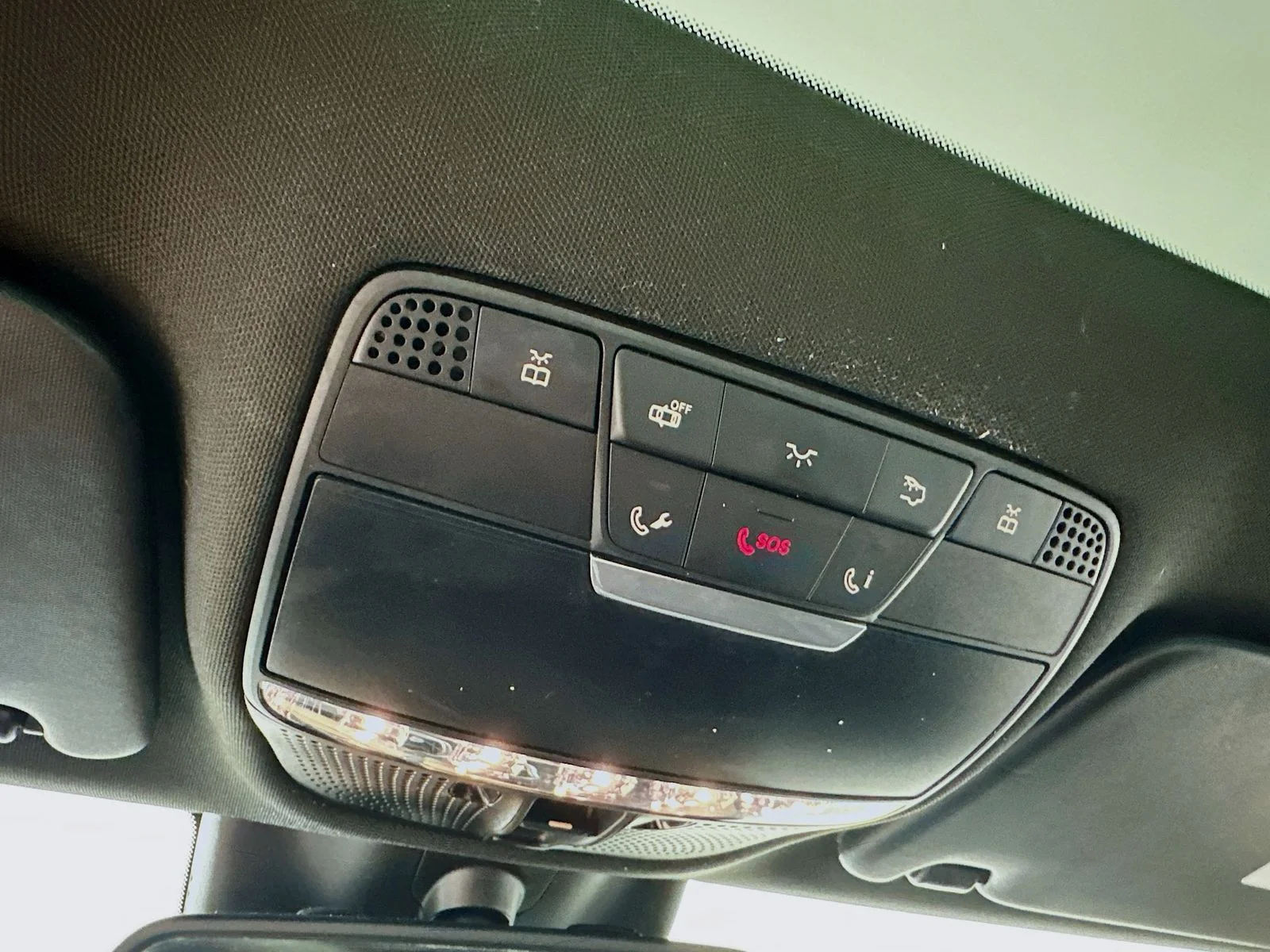 Used 2016  Mercedes-Benz  image 30
