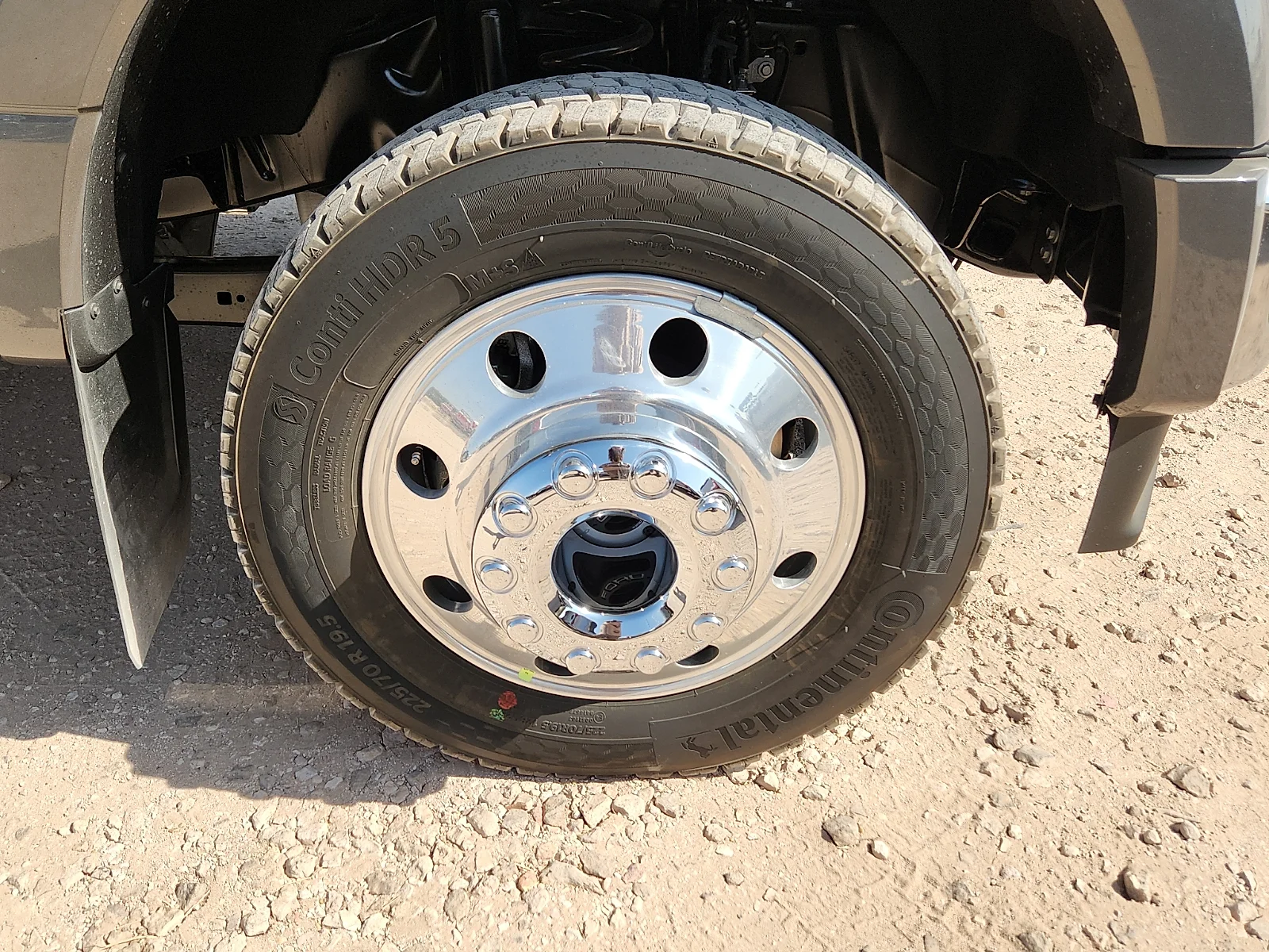 New 2027 Carbonized Gray Metallic Ford XLT image 9
