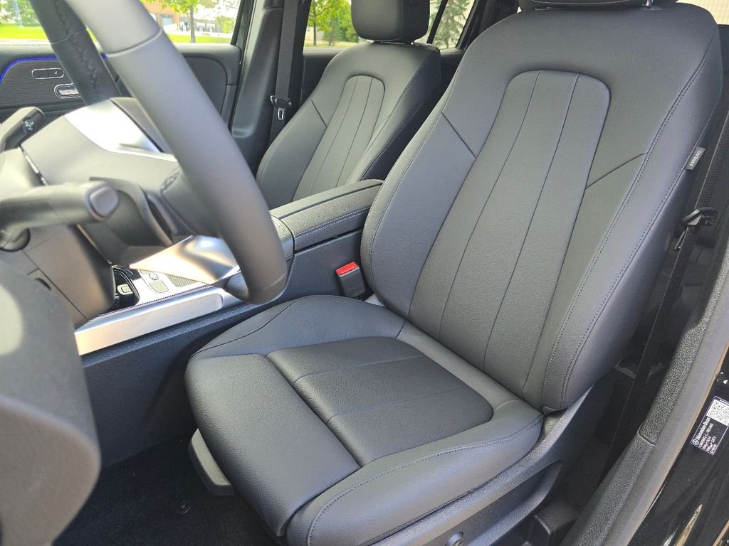 New 2026 Cosmos Black Metallic Mercedes-Benz GLB 250 image 24