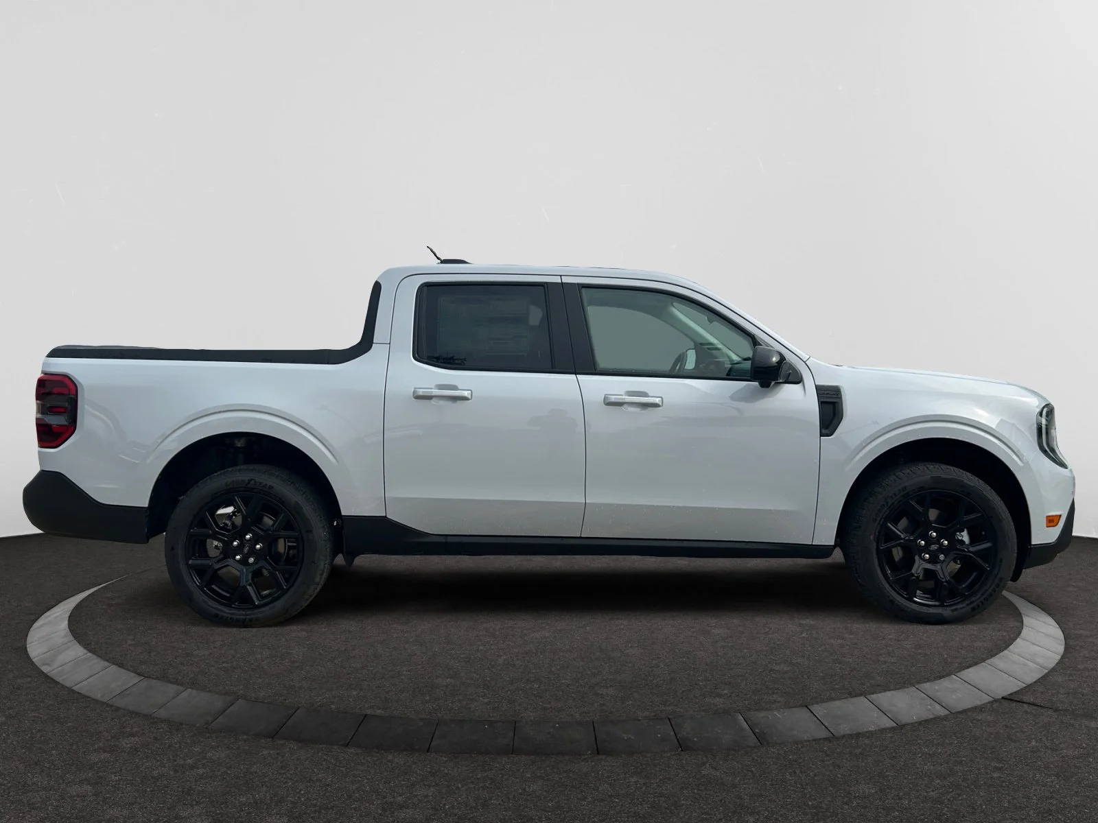 New 2025 Space White Metallic Ford Lariat image 6