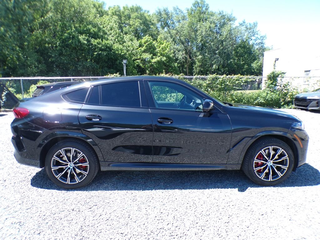 Used 2026 Black BMW xDrive40i image 3