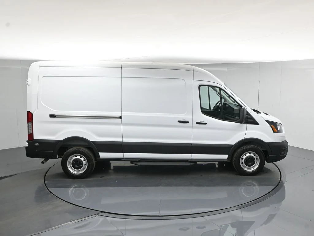 New 2026 Oxford White Ford Base image 37