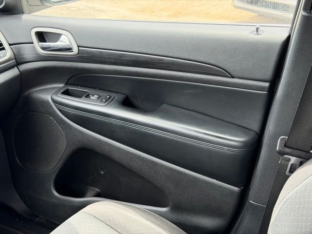Used 2020 Silver Jeep Laredo E image 20
