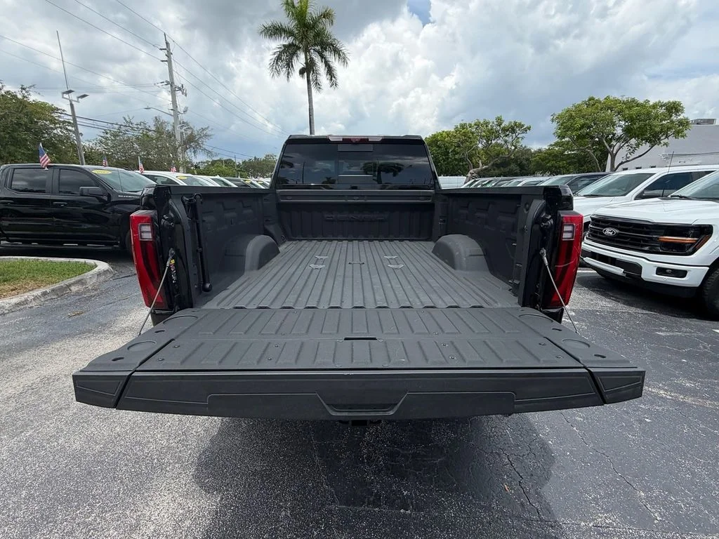 Used 2024 Onyx Black GMC Denali image 16