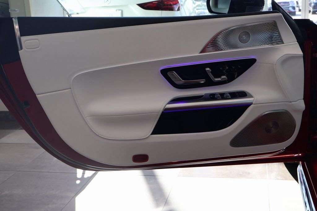 New 2026 MANUFAKTUR garnet red metallic (Red Ambiance) Mercedes-Benz Maybach SL 680 image 18