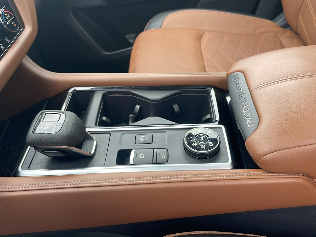 Used 2023 Red Nissan Platinum image 22