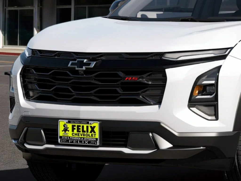 New 2027 Polar White Tricoat Chevrolet RS image 4