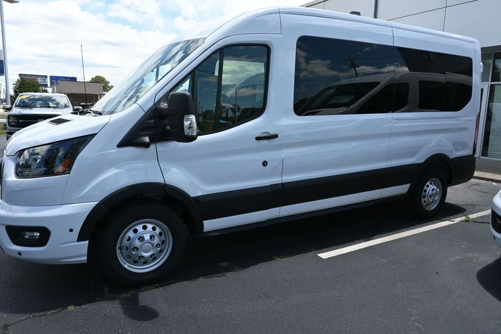 New 2026 Oxford White Ford Passenger Van XLT image 22