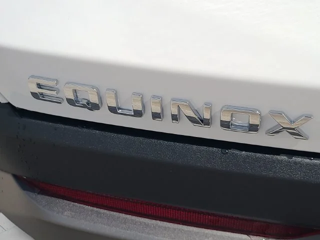 New 2027 Summit White Chevrolet LT image 35
