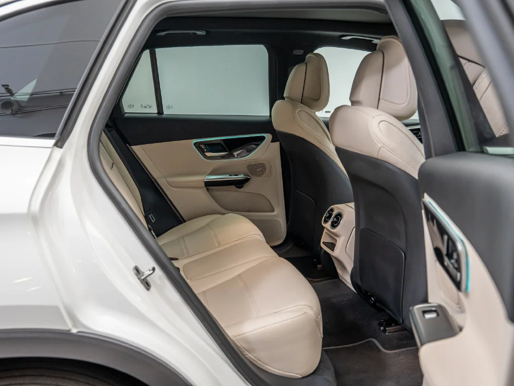 Certified Used 2026 Polar White Mercedes-Benz GLC 300 image 46