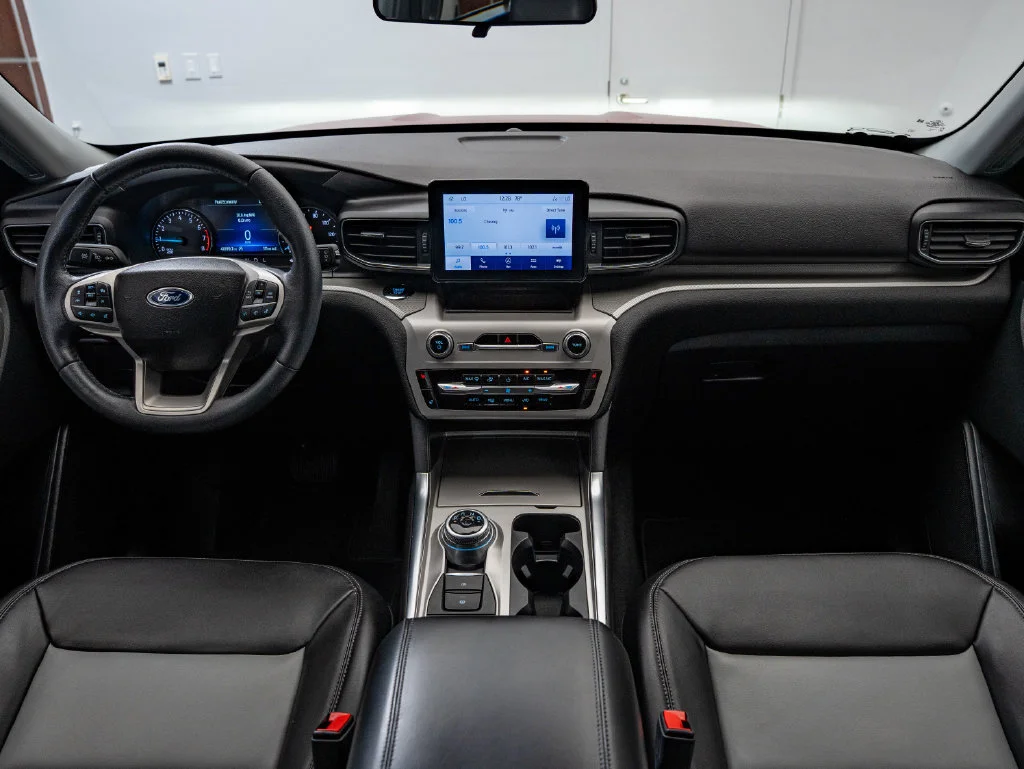 Used 2023 Rapid Red Metallic Tinted Clearcoat Ford XLT image 35