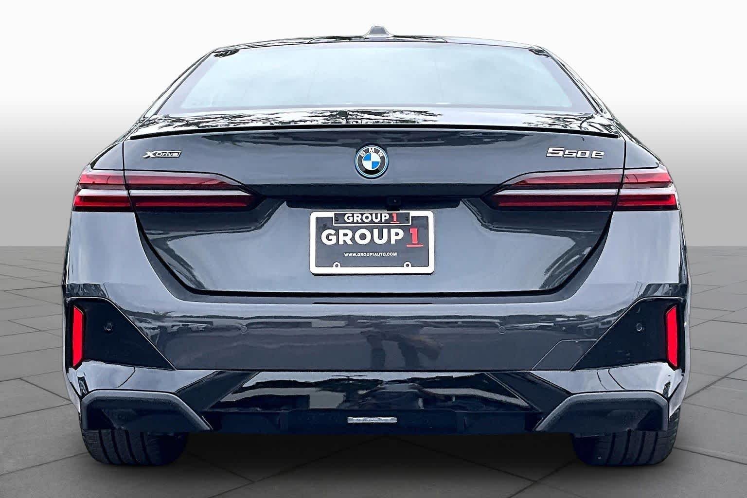 New 2026 Dark Graphite Metallic BMW 550e xDrive image 4