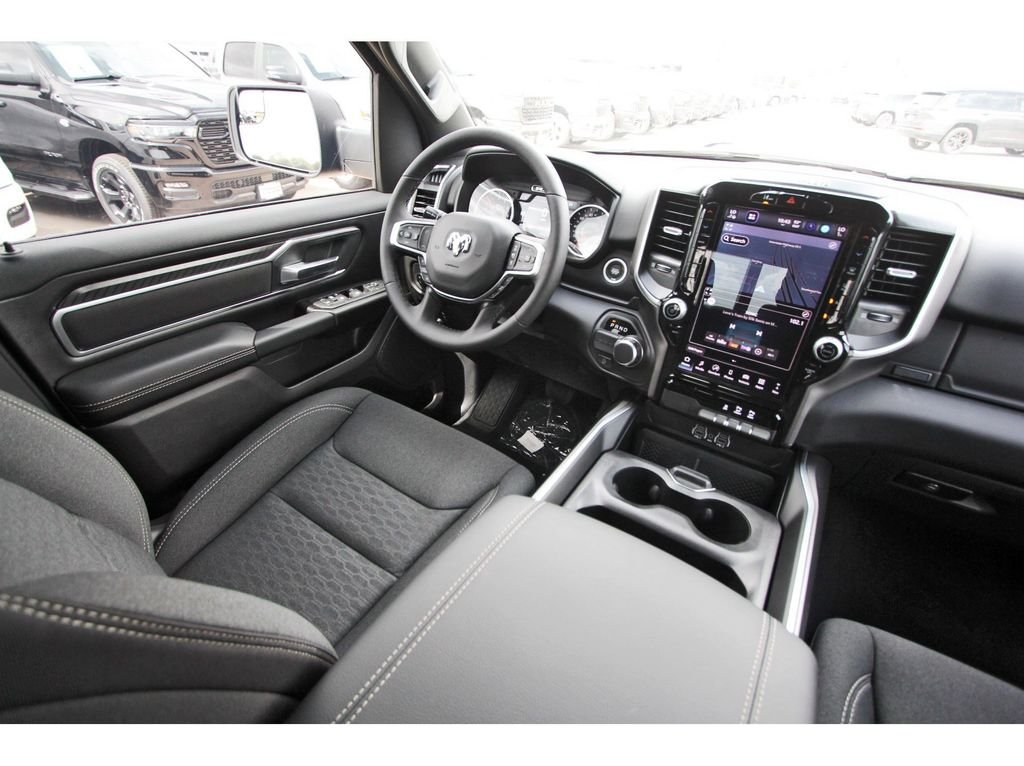 New 2026 Diamond Black Crystal Pearl-Coat Exterior Paint RAM Big Horn/Lone Star image 7