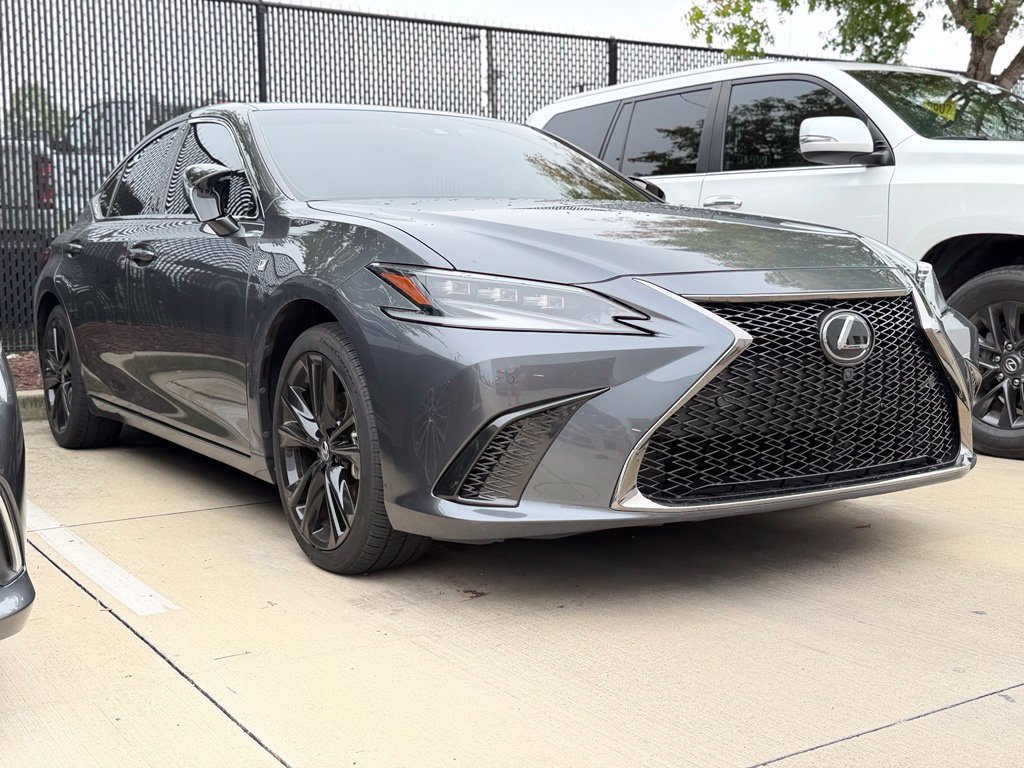 Used 2024 Gray Lexus 300h F SPORT Handling image 1