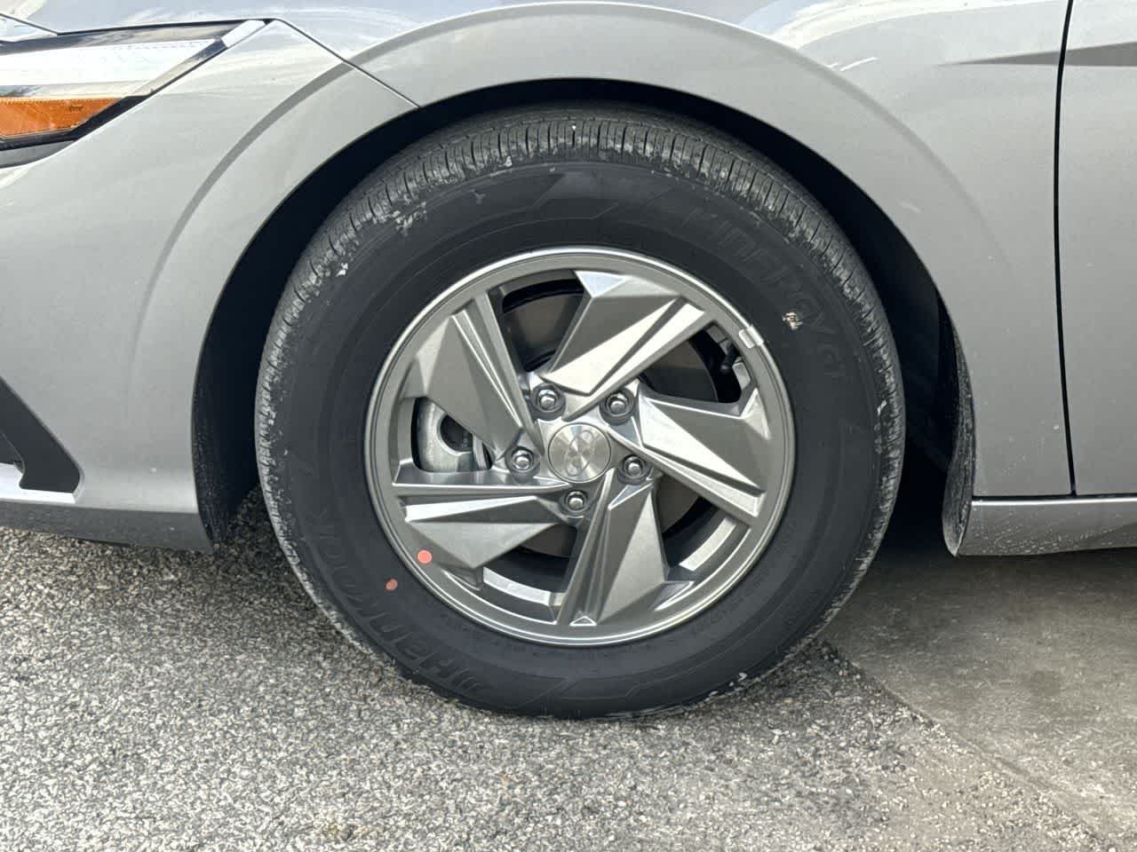New 2026 Fluid Metal Hyundai SE image 11