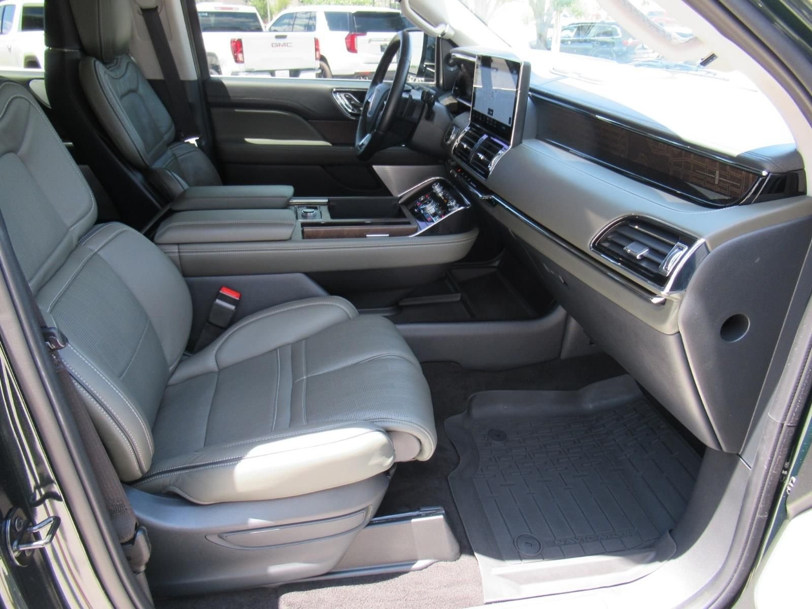 Used 2023 Green Lincoln Black Label image 11