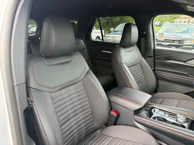 New 2026 Space White Metallic Ford ST-Line image 102
