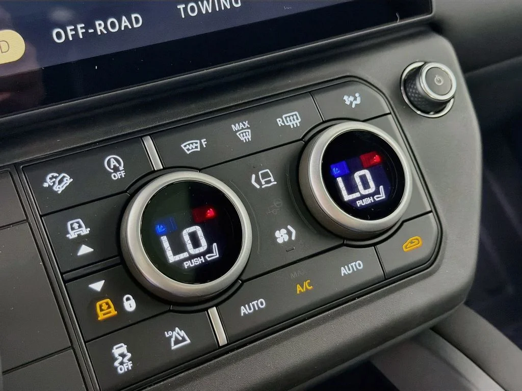 New 2026 Fuji White Land Rover X-Dynamic SE image 16