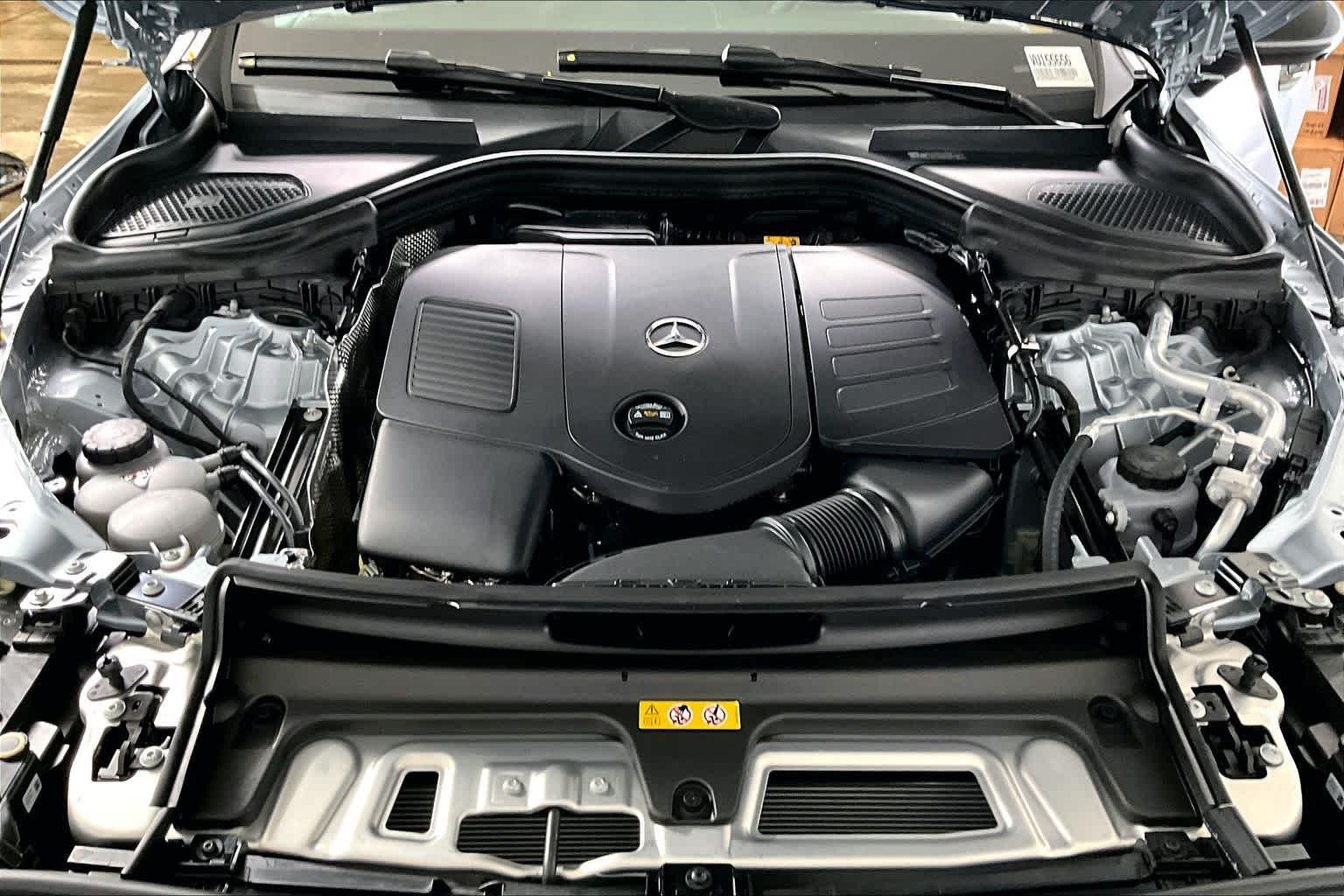 New 2027 Cirrus Silver Metallic Mercedes-Benz GLC 300 image 15