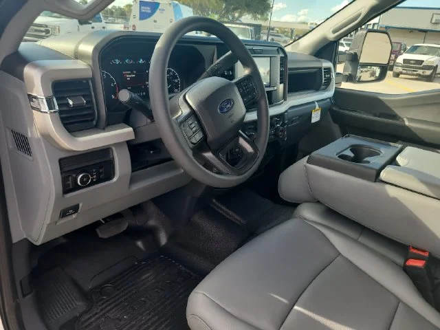 New 2027 Oxford White Ford XL 4WD CREW CAB image 18