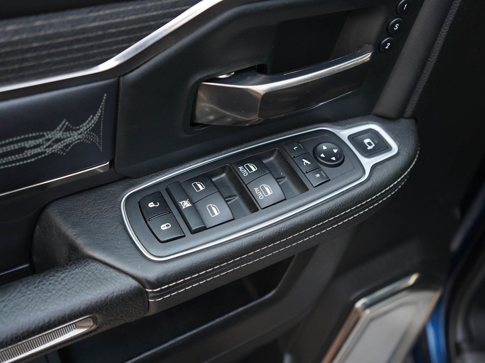Used 2019 Patriot Blue Pearlcoat Ram Limited image 18