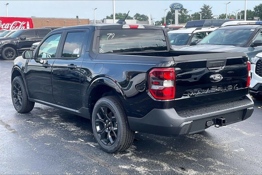 New 2026 Shadow Black Ford XLT image 10