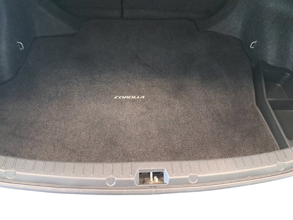 Used 2010 Silver Toyota S image 33