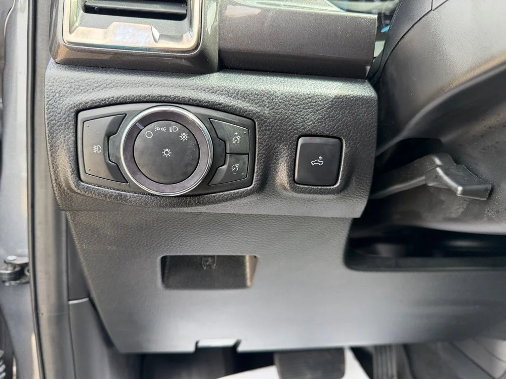 Used 2021 Gray Ford Lariat image 10