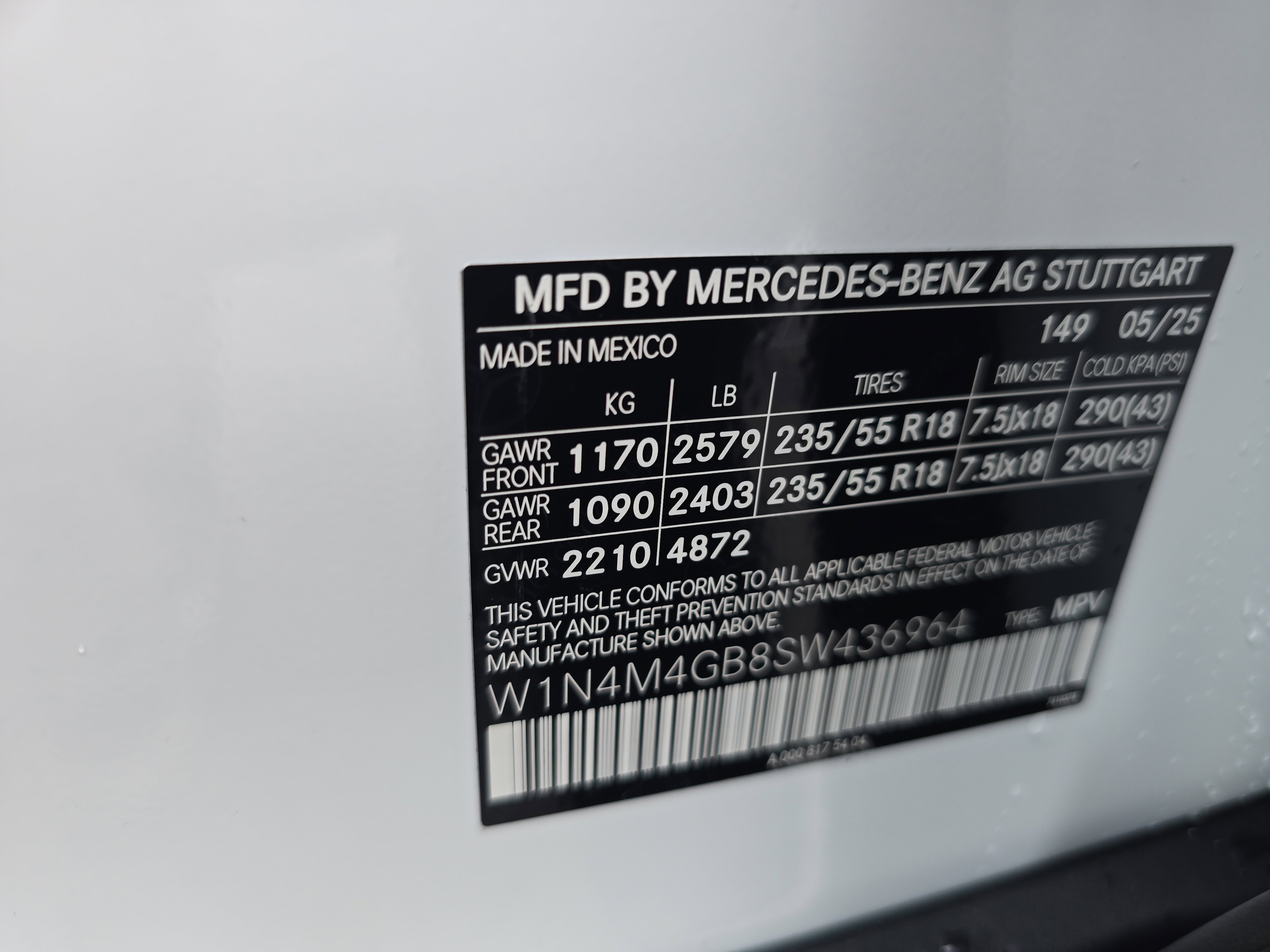 New 2025 Polar White Mercedes-Benz GLB250 image 36