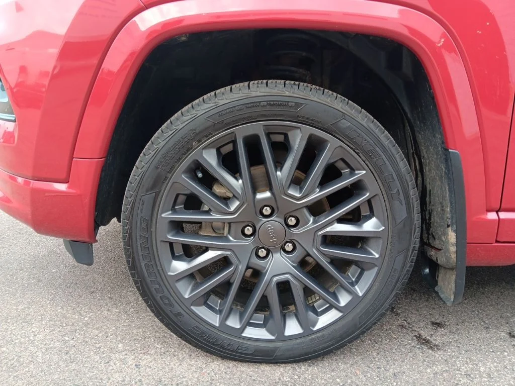 Used 2022 Redline Pearlcoat Jeep Limited image 19