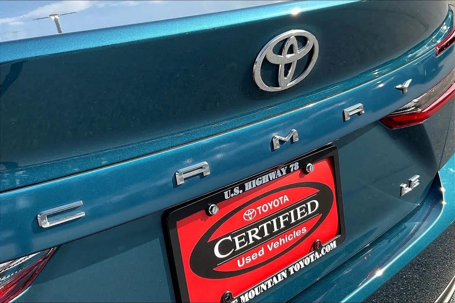 Used 2025 Ocean Gem Toyota LE image 30