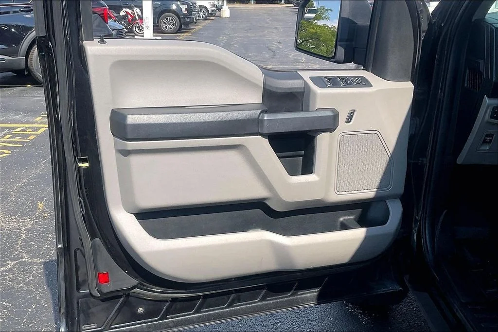 Used 2015 Black Ford XL image 22