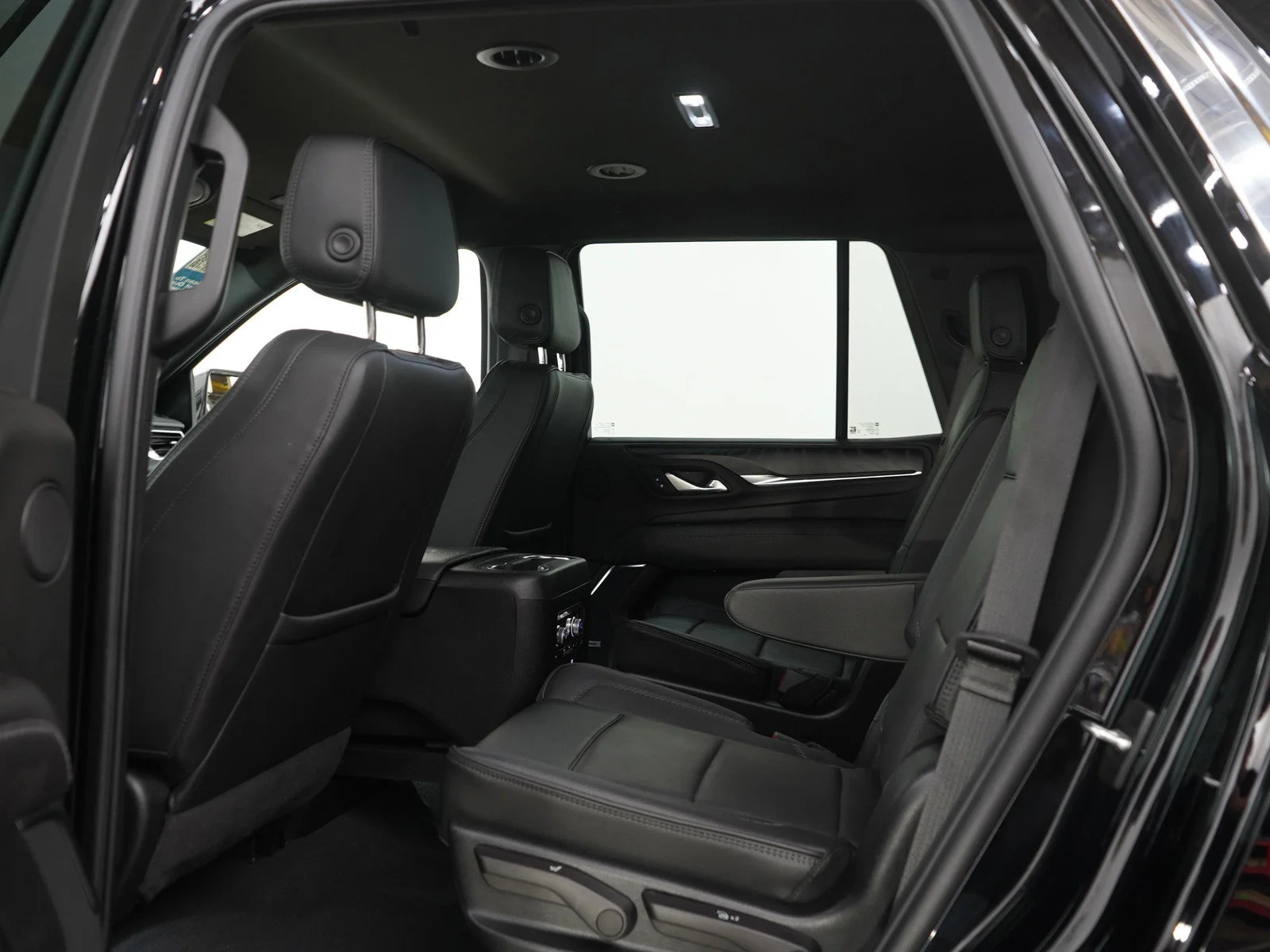Used 2024 Onyx Black GMC Denali image 21