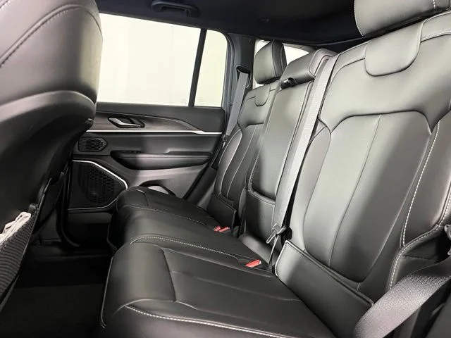 Used 2026 Silver Jeep Limited image 37