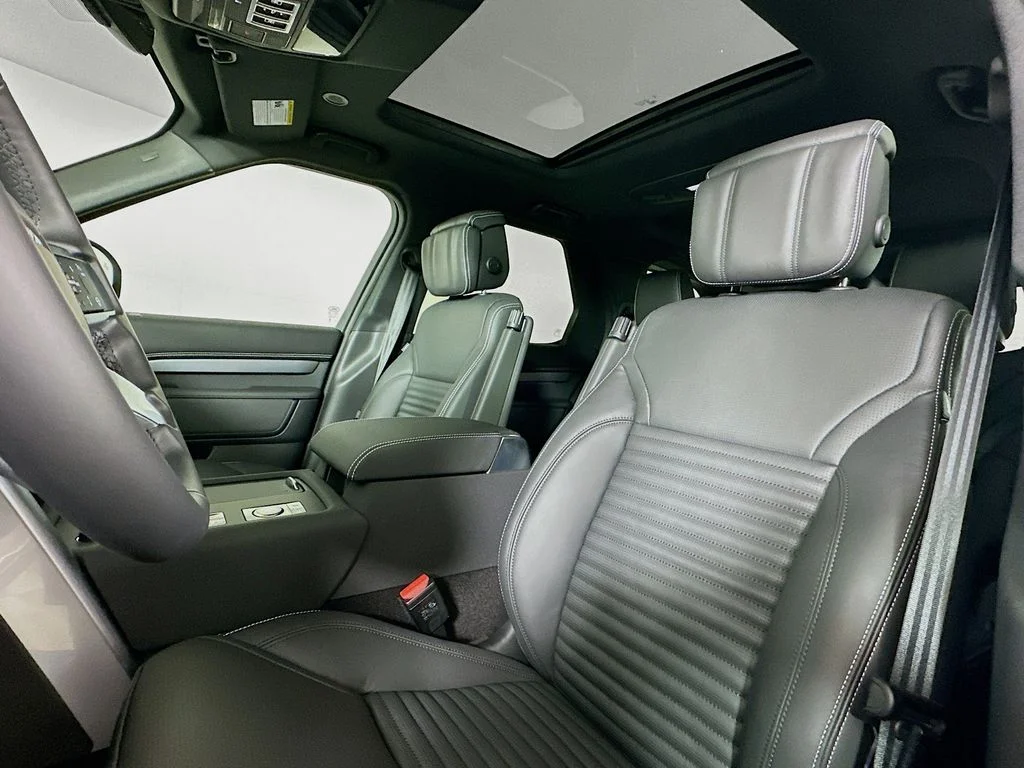 2026 Land Rover Discovery Dynamic SE - Photo 16