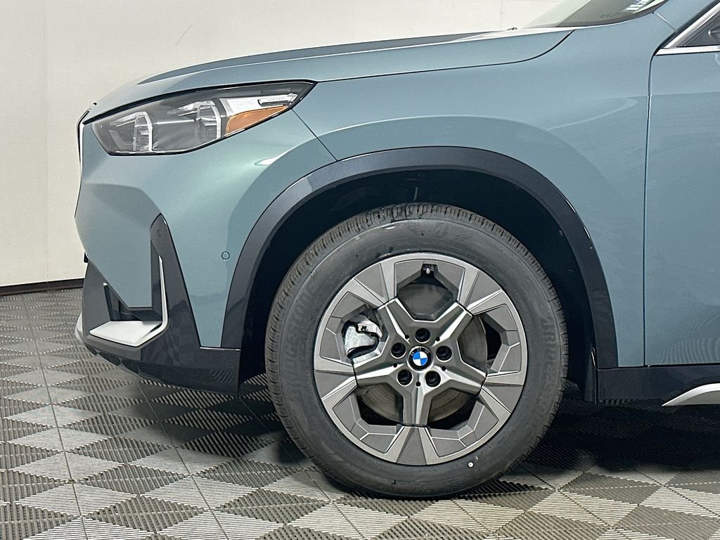 Used 2026 Green Metallic BMW xDrive28i image 9