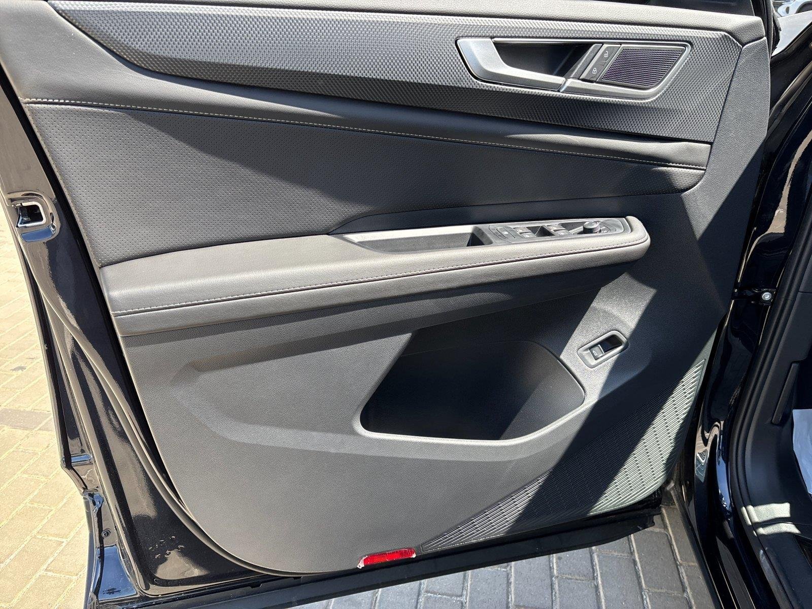 2025 Volkswagen Atlas Cross Sport SEL - Photo 13