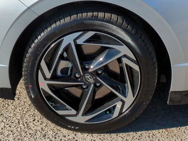 New 2026 Silver Hyundai SEL Sport image 38