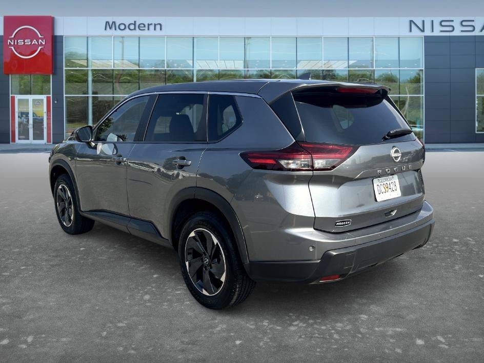 Used 2025 Gun Metallic Nissan SV image 7