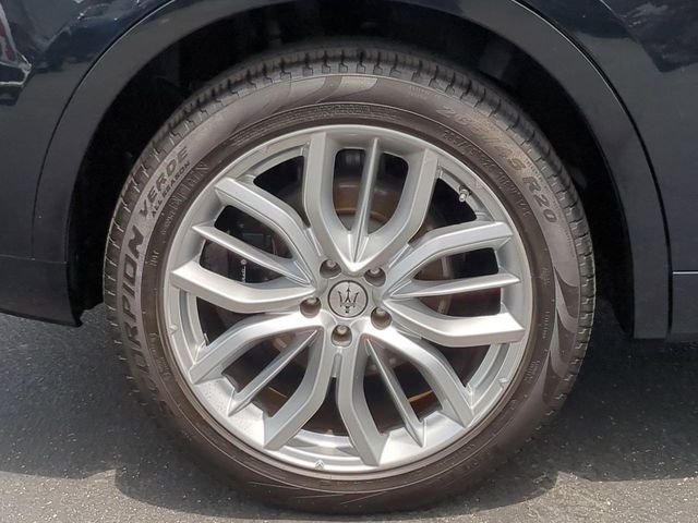 Used 2022 Nero Ribelle Metallic Maserati GT image 9