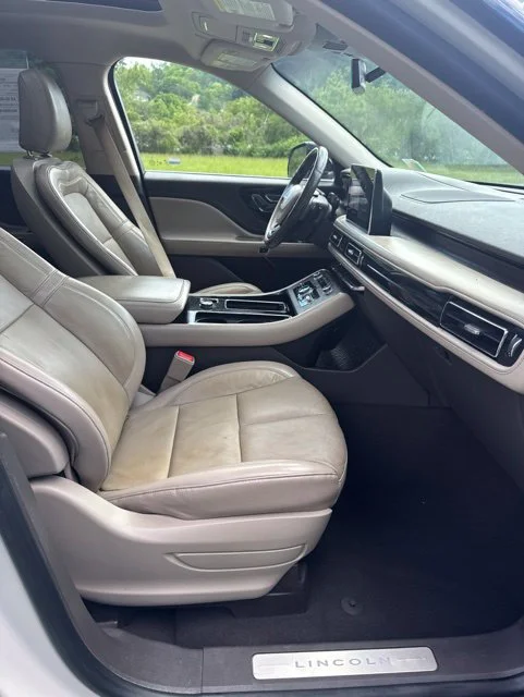 Used 2021 White Lincoln Reserve image 34