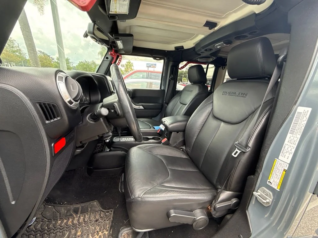 Used 2013 Gray Jeep Unlimited Rubicon image 4