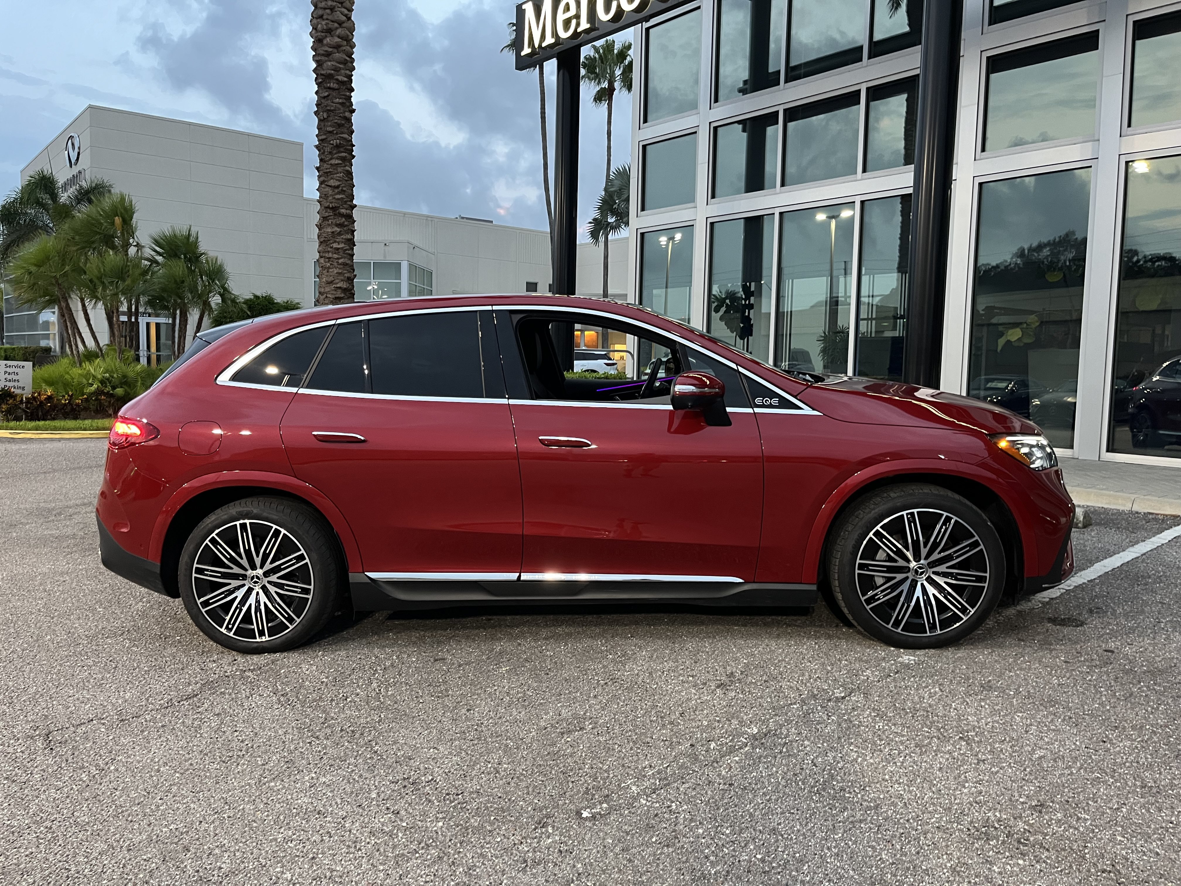 New 2026 PATAGONIA RED Mercedes-Benz EQE 320+ image 8