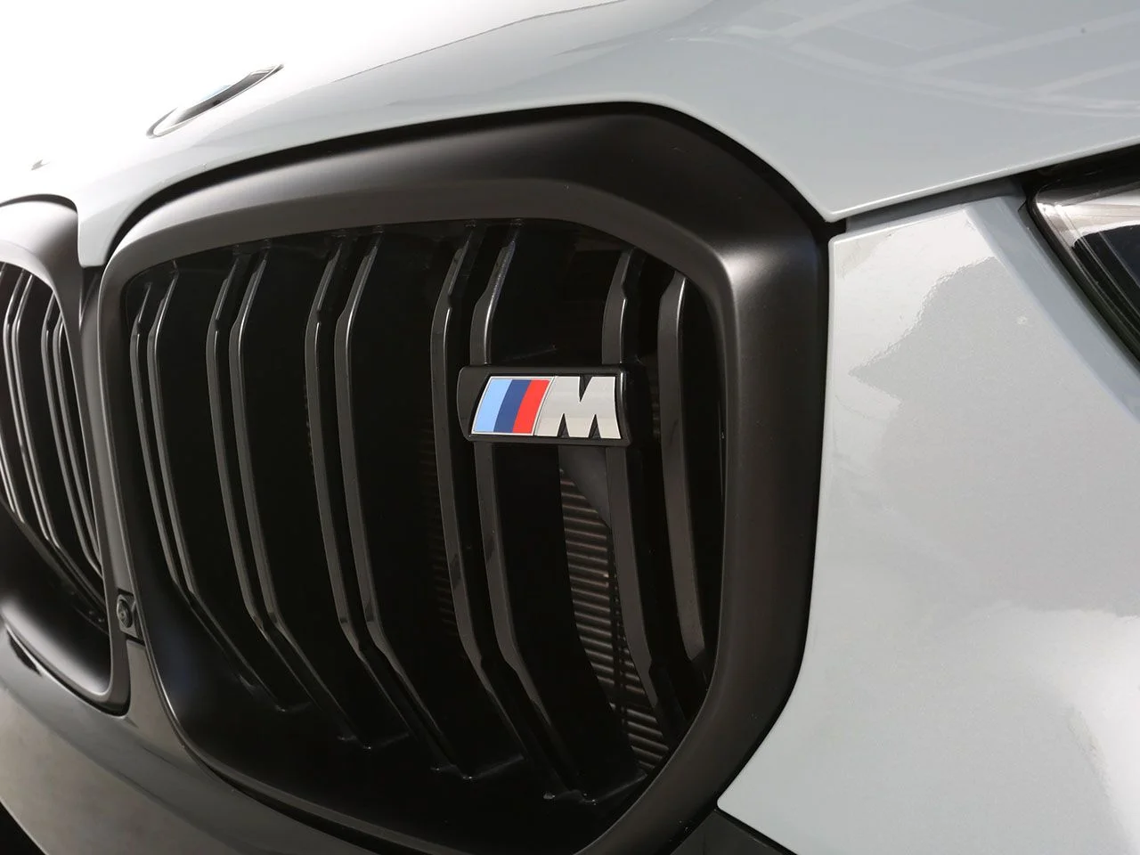 Used 2024 Gray BMW M60i image 8