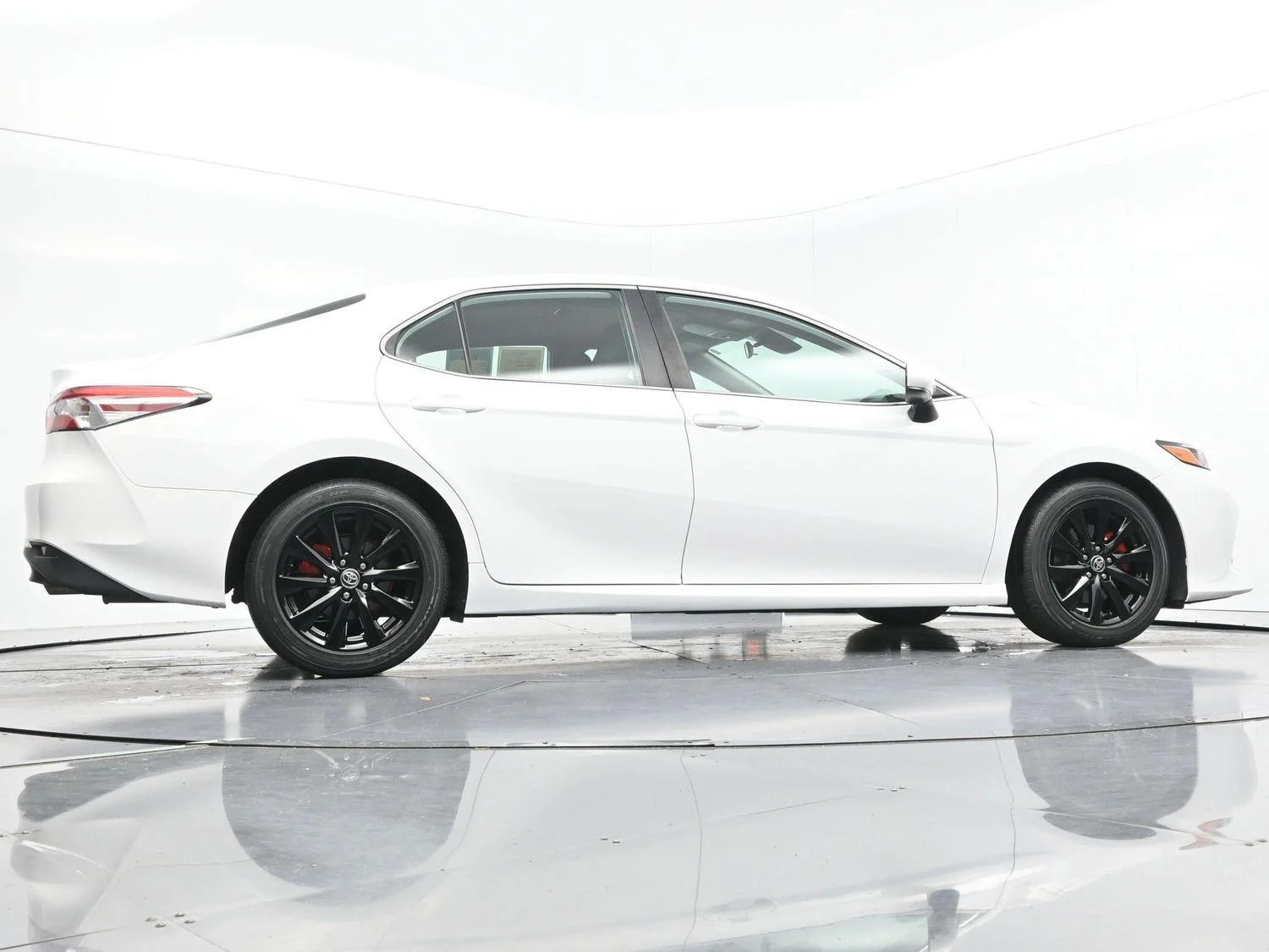 Used 2020 Super White Toyota LE image 42