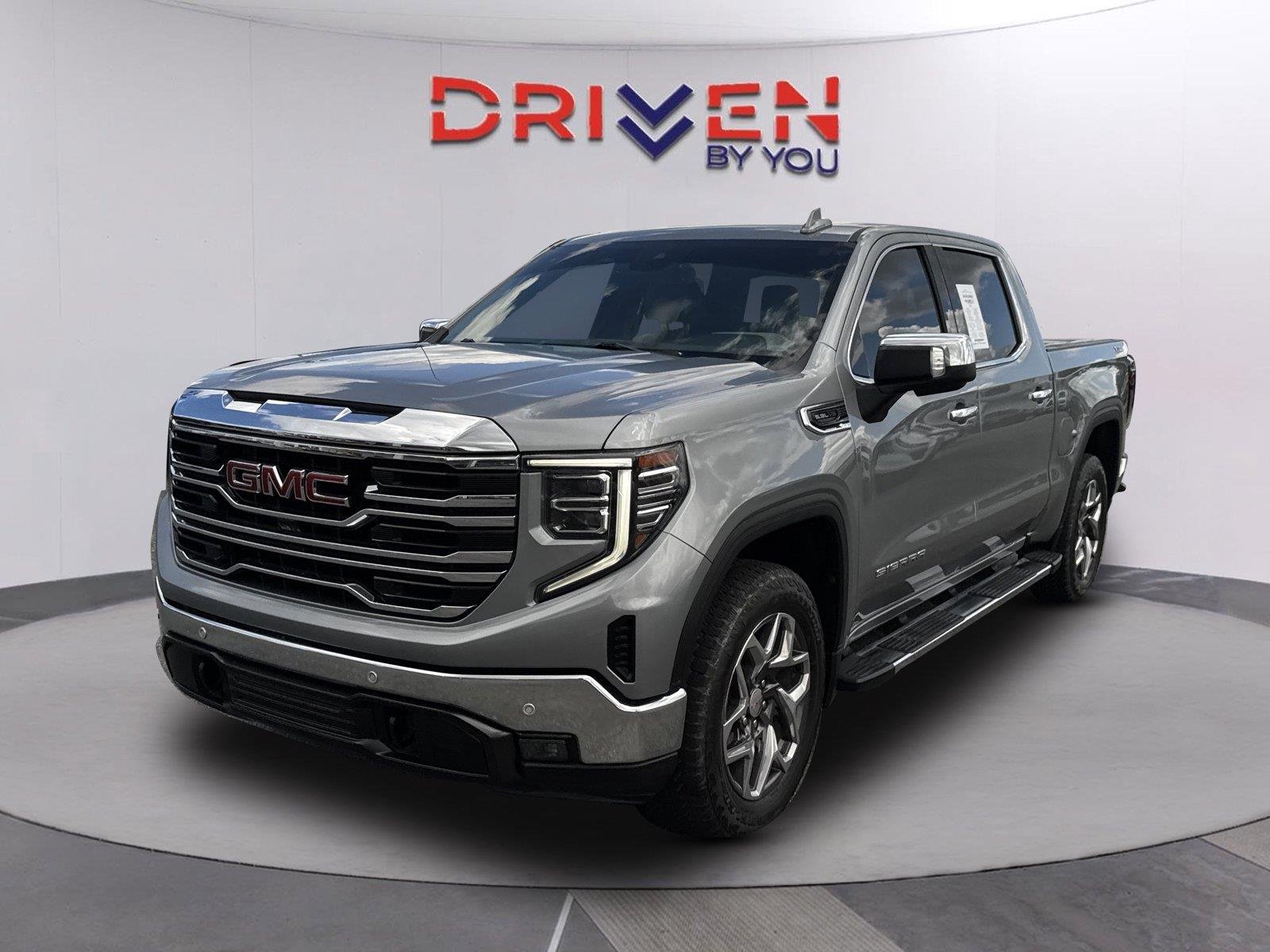 Used 2023 STERLING METALLIC GMC SLT image 8